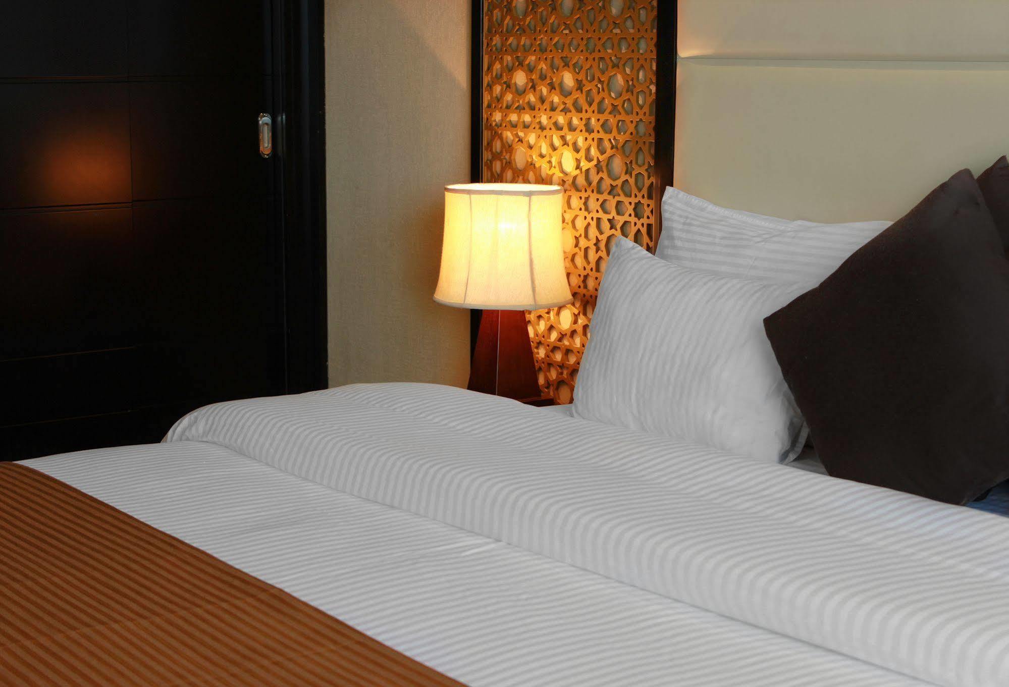 Paragon Hotel Abu Dabi Dış mekan fotoğraf